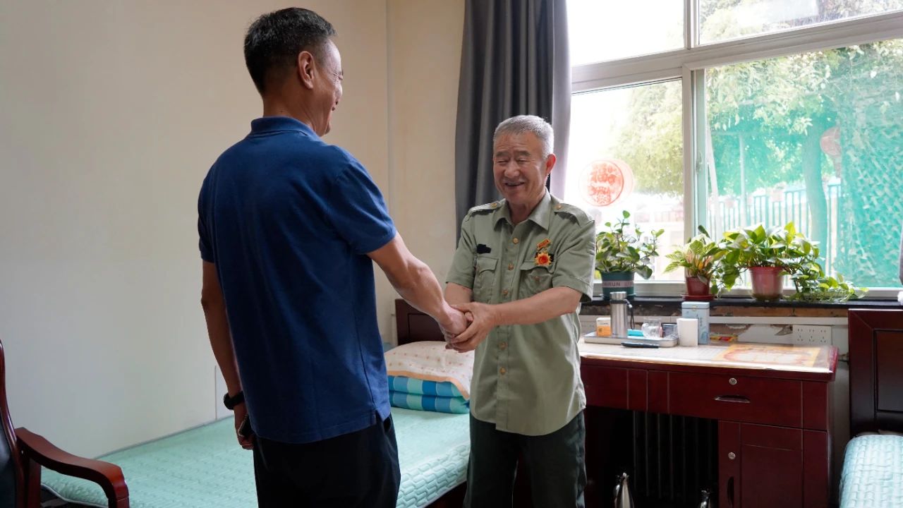 【送溫暖 傳真情】領(lǐng)拓認(rèn)證黨支部進(jìn)行慶“八一 ”走訪慰問(wèn)太原市光榮院活動(dòng)